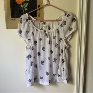 3/15 ✨ A&F Floral Blouse